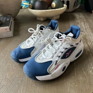 Reebok Kids Iversons basketball shoes - size 3.5